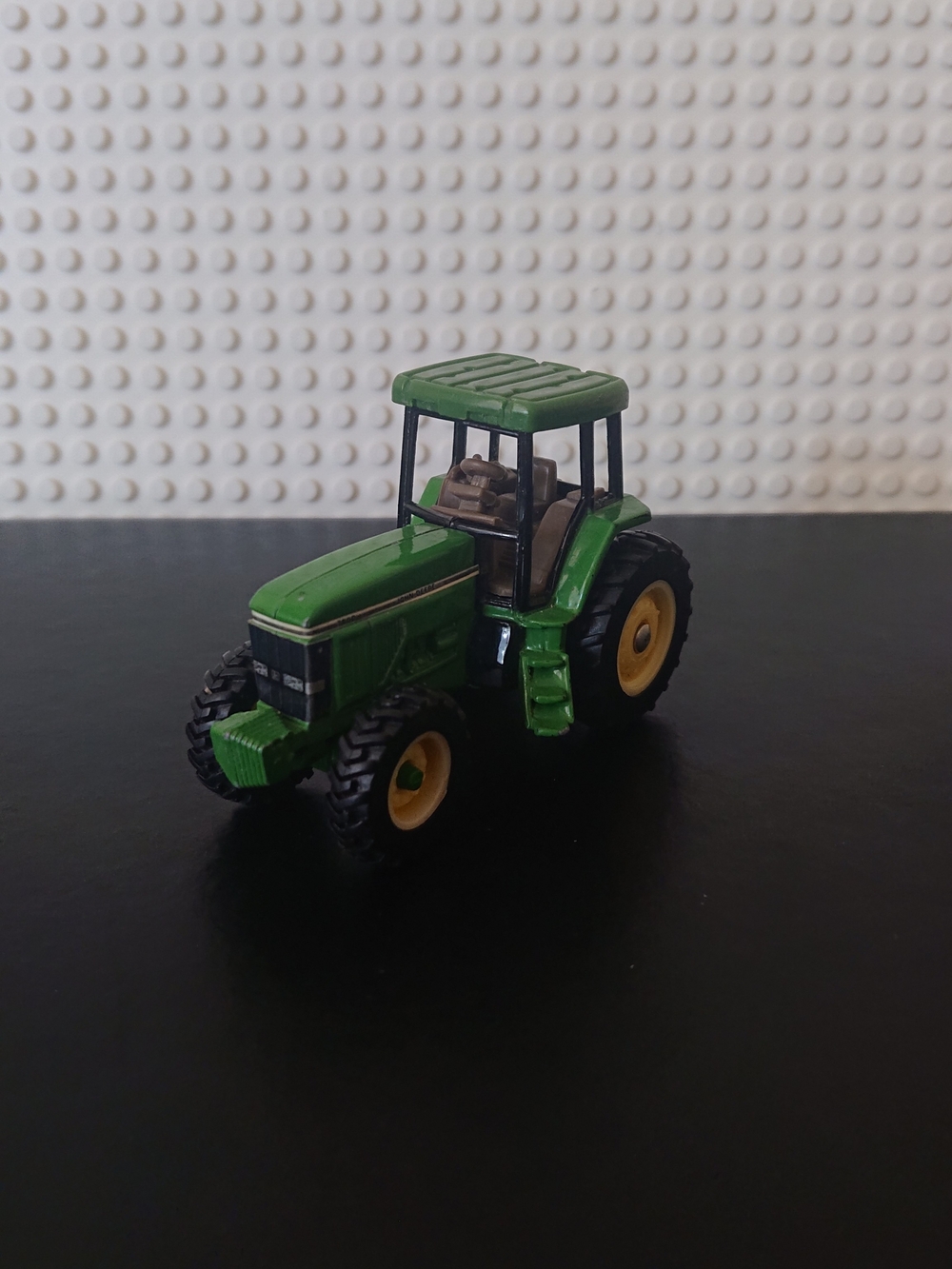 John Deere 7800 Green Tractor -  2" Tall Die-cast Farm Vehicle Toy